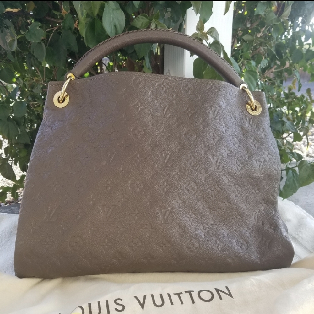 Louis Vuitton large artsy terrain bag